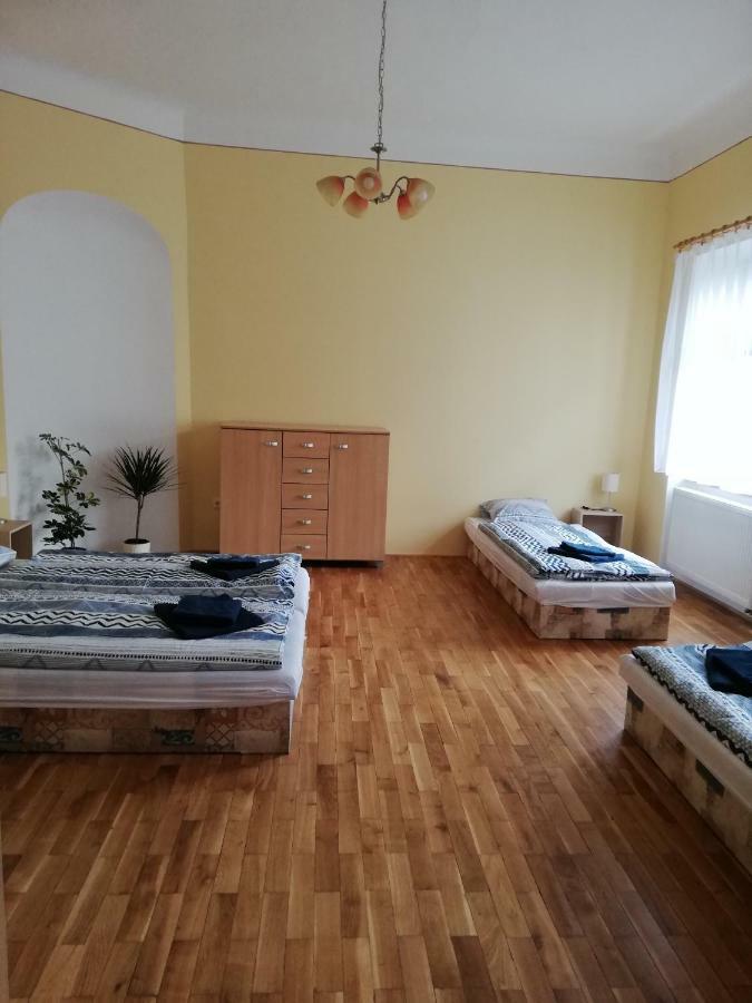 Apartmany Pod Divadlem زنويمو المظهر الخارجي الصورة